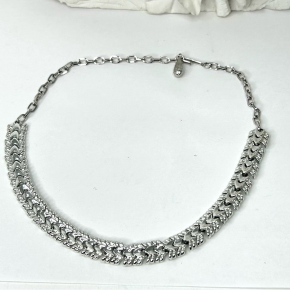 Vintage  Coro Silver Choker Chain Necklace - Picture 8 of 8